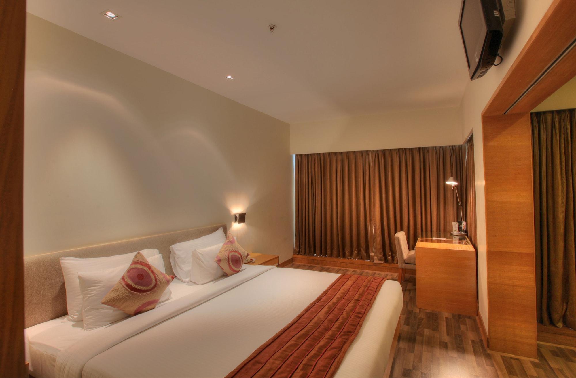 Hotel Parc Estique Pune Exterior foto