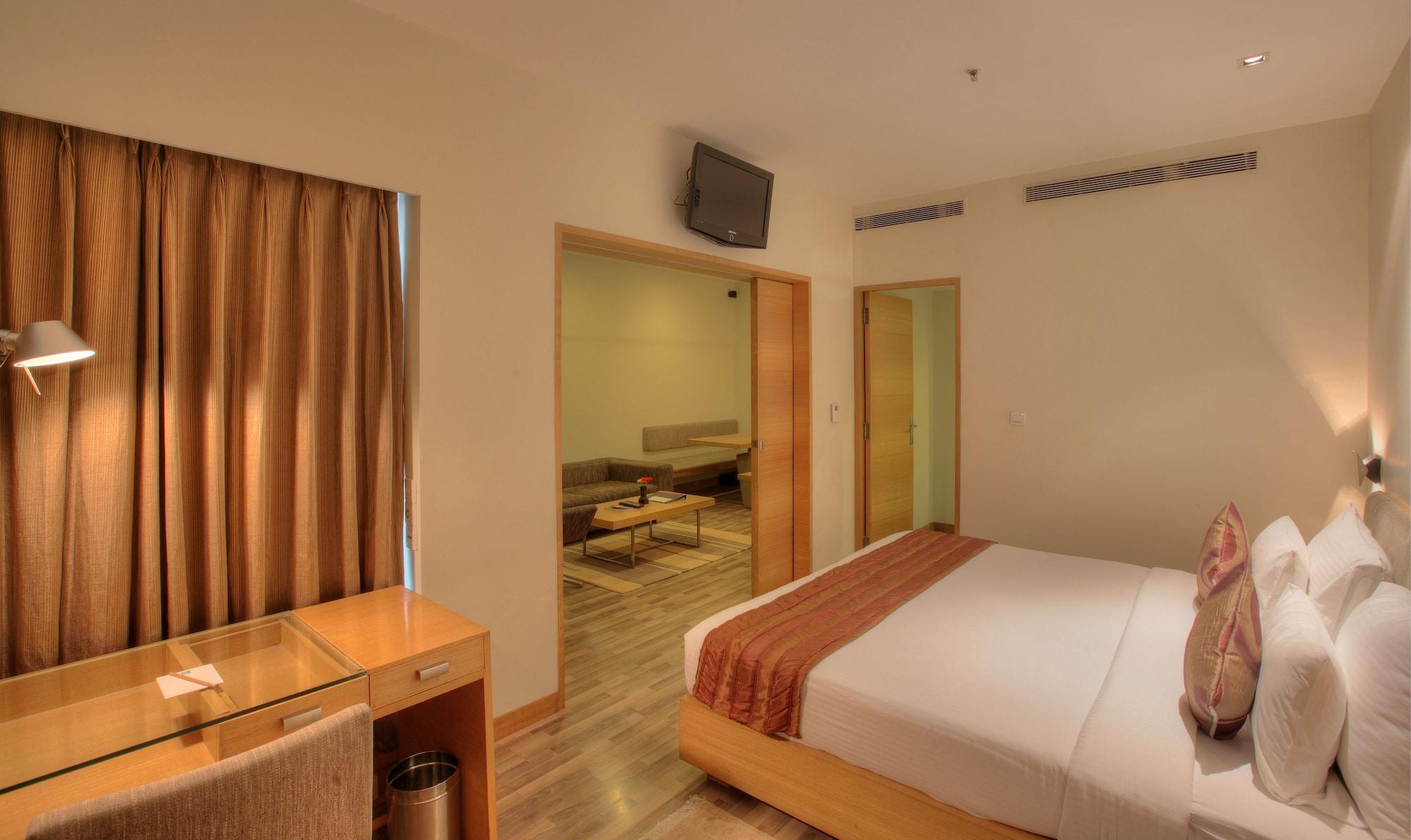 Hotel Parc Estique Pune Exterior foto
