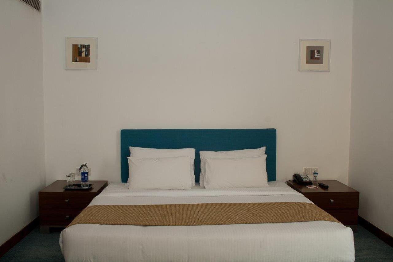 Hotel Parc Estique Pune Exterior foto